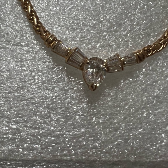 18 K Gold plated Great Quality with unusual CZ Necklace NWT in original box - Picture 14 of 16